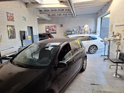 Blach-Lak. Mariusz Wyroślak. Zakład blacharsko - lakierniczy